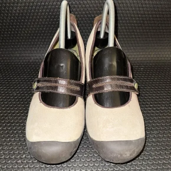 Merrell Women's Flats in Brown and Cream - Picture 2 of 8